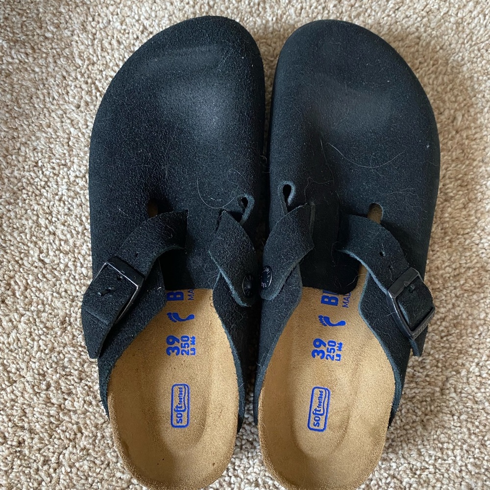 Birkenstock Boston’s Size 39 black  - NEVER WORN
